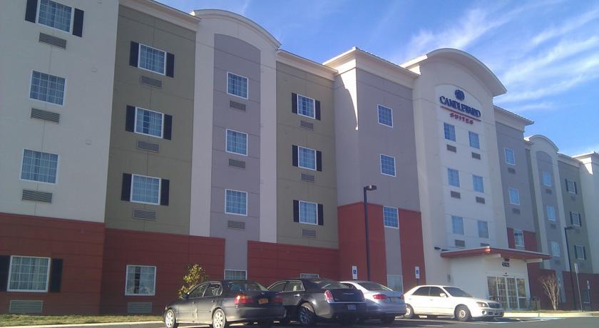 Отель Candlewood Suites Fredericksburg
