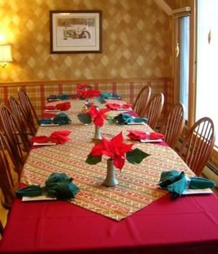 Мини-отель White Cedar Inn Bed and Breakfast