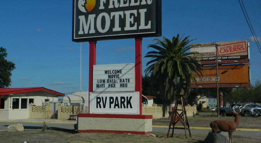Отель Freer Motel