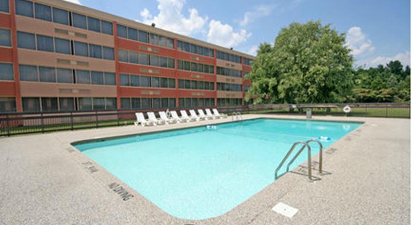Отель Holiday Inn Greensboro Airport