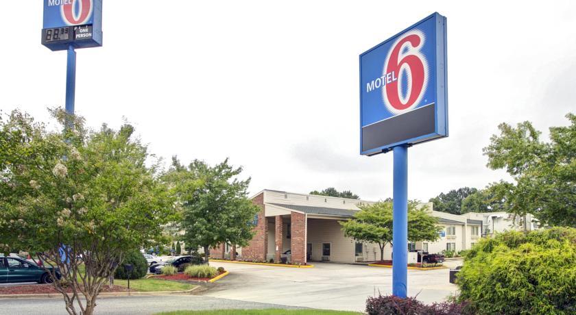 Отель Motel 6 Greensboro Airport