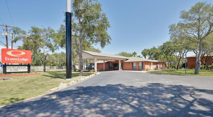Отель Econo Lodge Inn & Suites Fulton
