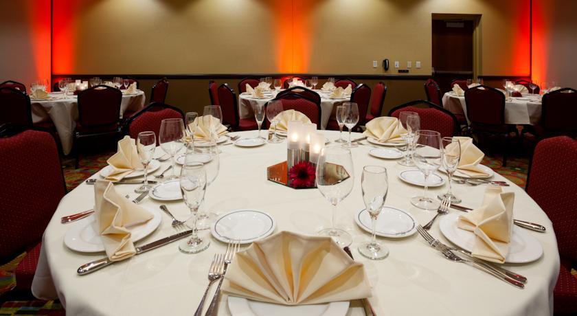 Отель Holiday Inn Eau Claire South