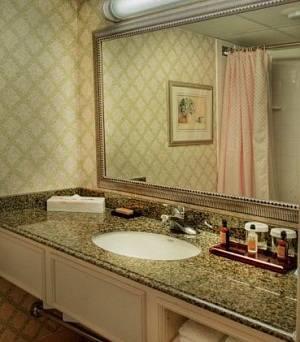 Отель St. Louis Airport Marriott