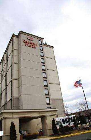 Отель Crowne Plaza Hotel-Newark Airport
