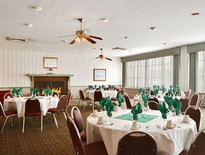 Отель Ramada Ellsworth