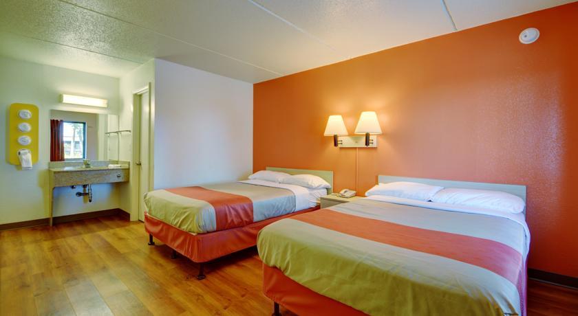 Отель Motel 6 Springfield - Chicopee