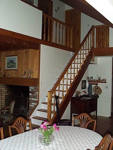 Отель Summersweet Bed & Breakfast - Chilmark