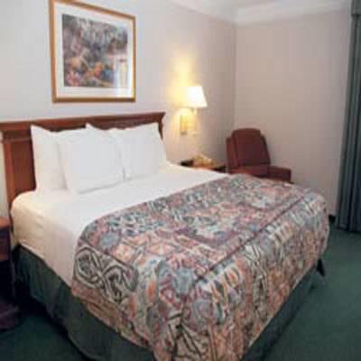 Отель La Quinta Inn & Suites Houston Baytown East