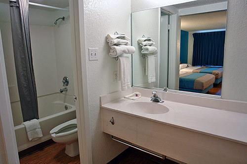 Отель La Quinta Inn Houston Baytown West