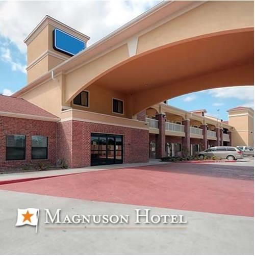 Отель Magnuson Hotel and Suites Baytown