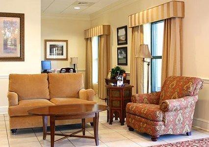 Отель Quality Inn At Town Center