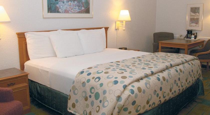 Отель La Quinta Inn Beaumont Midtown