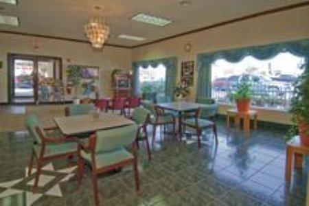 Отель Premier Inn and Suites Beaumont