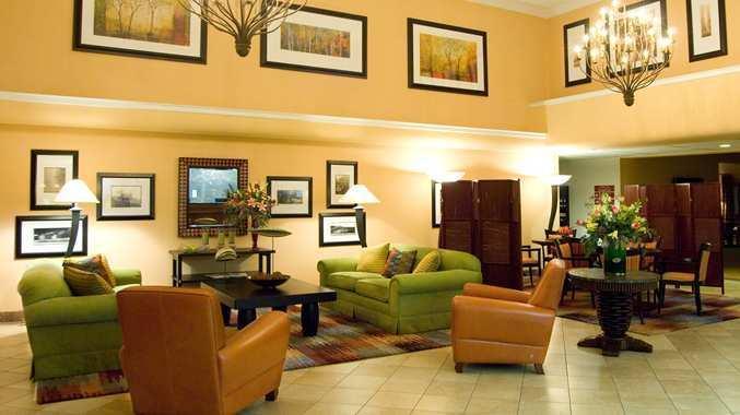 Отель DoubleTree by Hilton Portland - Beaverton