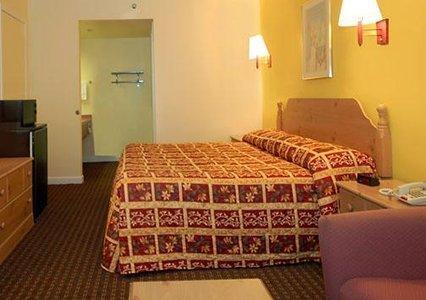 Отель Rodeway Inn at Six Flags