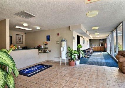 Отель Rodeway Inn Bedford