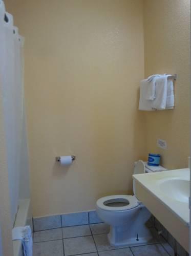 Отель Economy Inn Beebe