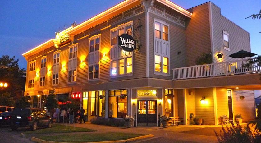 Отель Fairhaven Village Inn