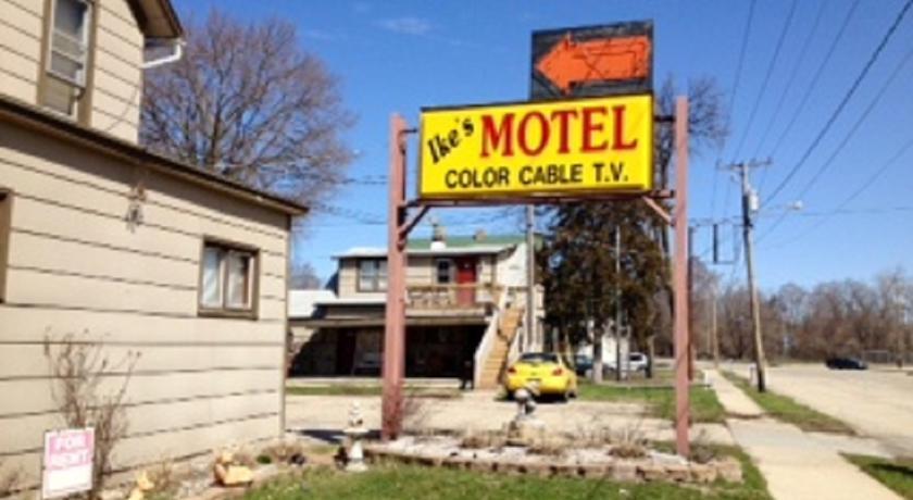 Отель Ike's Motel Beloit