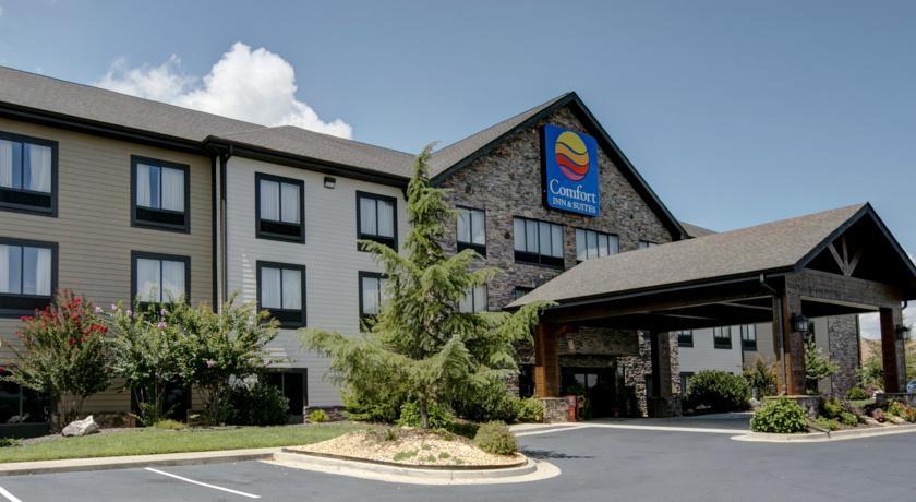 Отель Comfort Inn & Suites Blue Ridge