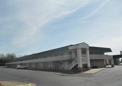 Отель Econo Lodge Inn and Suites