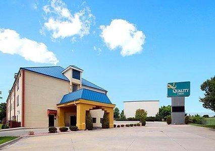 Отель Quality Inn Blue Springs