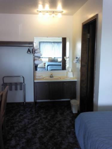 Отель Fairdeal Inn