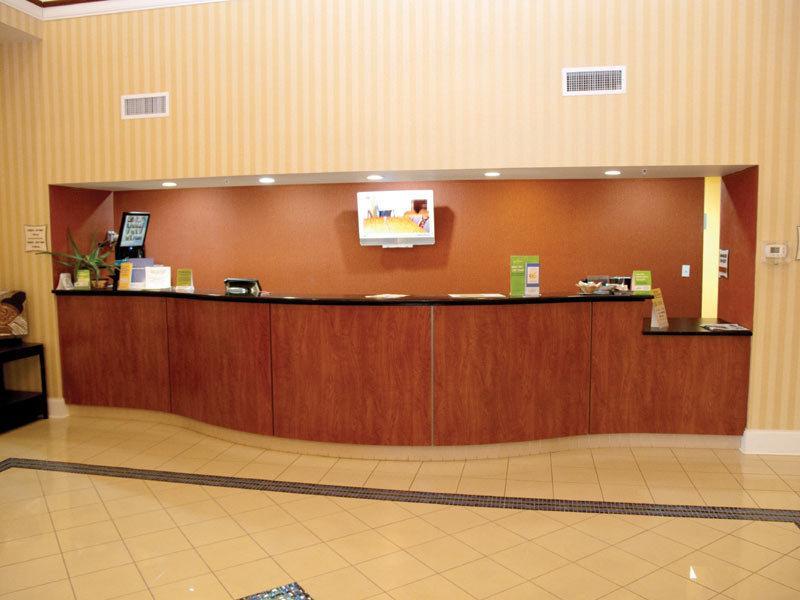 Отель La Quinta Inn & Suites Bowling Green
