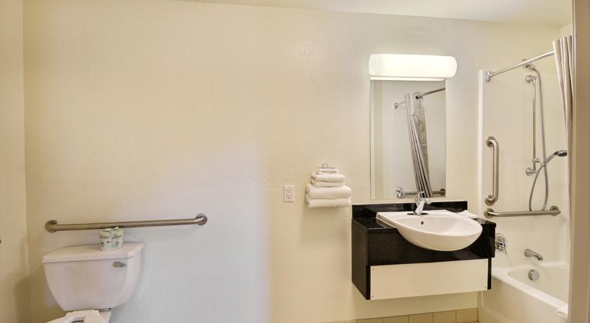 Отель Motel 6 Brattleboro