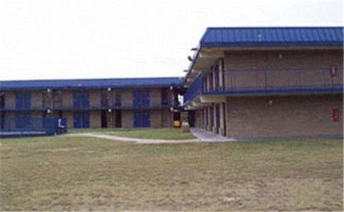 Отель Knights Inn Brenham