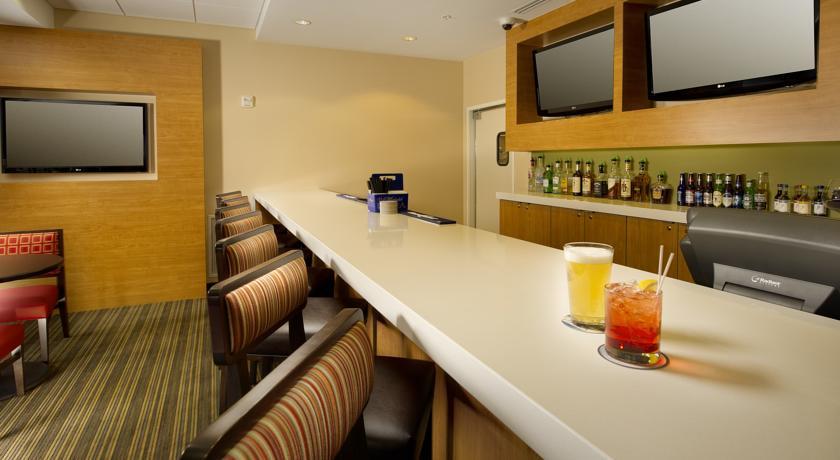 Отель TownePlace Suites by Marriott Bridgeport Clarksburg