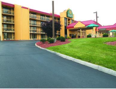 Отель La Quinta Inn Bristol