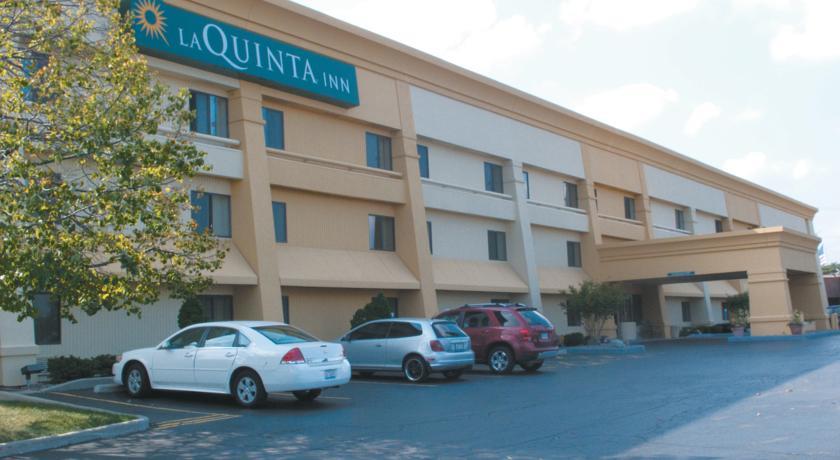 Отель La Quinta Inn Milwaukee West Brookfield