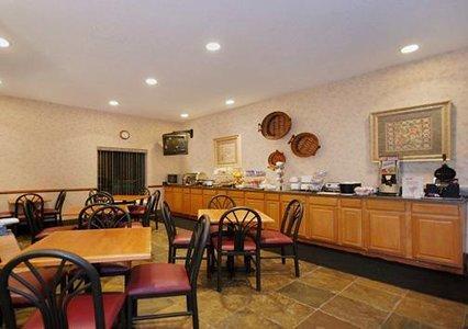 Отель Comfort Suites Brownsburg