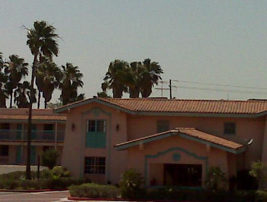 Отель University Inn & Suites Brownsville