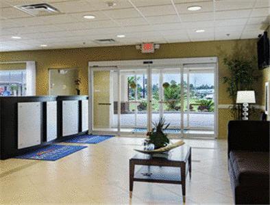 Отель Best Western Plus Brunswick Inn & Suites