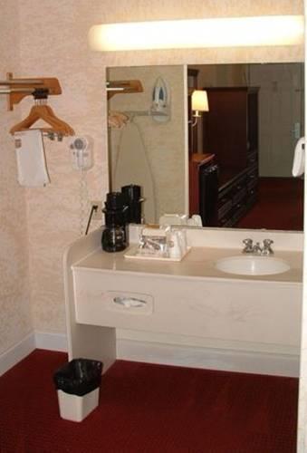 Отель Magnuson Inn - Brunswick