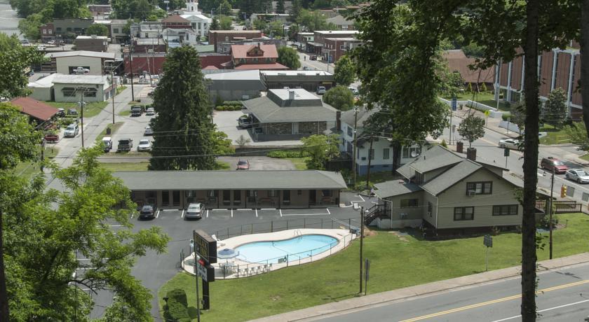 Отель Relax Inn - Bryson City