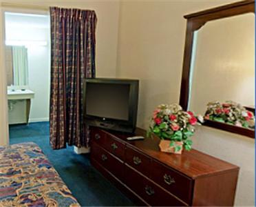 Отель Americas Best Value Inn Buford