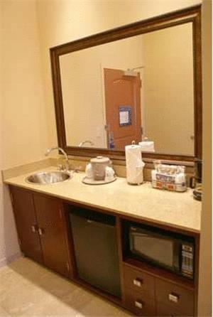 Отель Hampton Inn & Suites Ft. Worth-Burleson