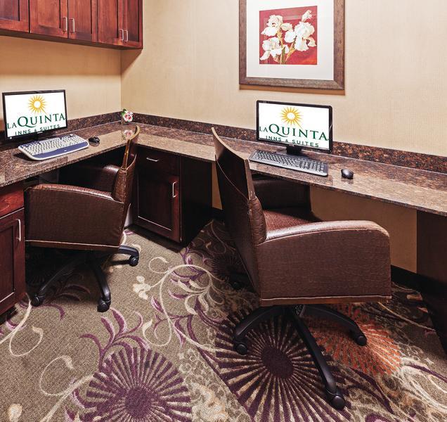 Отель La Quinta Inn & Suites Burleson