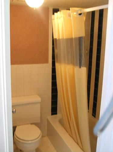 Отель Red Carpet Inn - Burlington