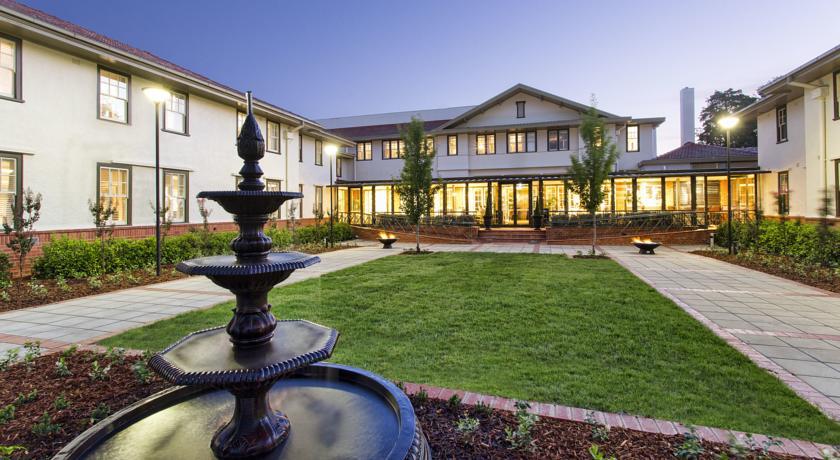 Отель Hotel Kurrajong