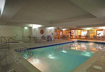 Отель Residence Inn by Marriott Mississauga Airport Corporate Centre West