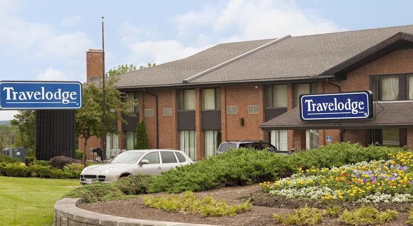 Отель Travelodge Owen Sound ON