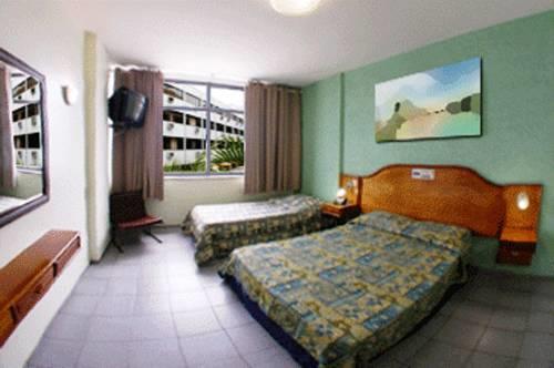 Отель MALIBU PALACE HOTEL