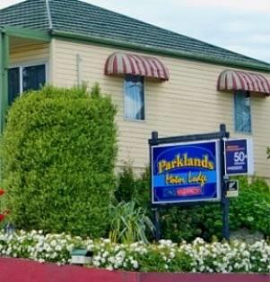 Отель Parklands Motor Lodge