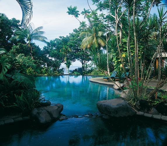 Отель Sinalei Reef Resort