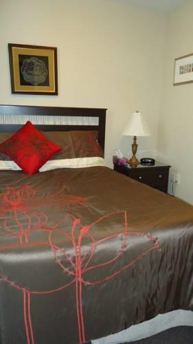 Апартаменты Long's Hill Suites